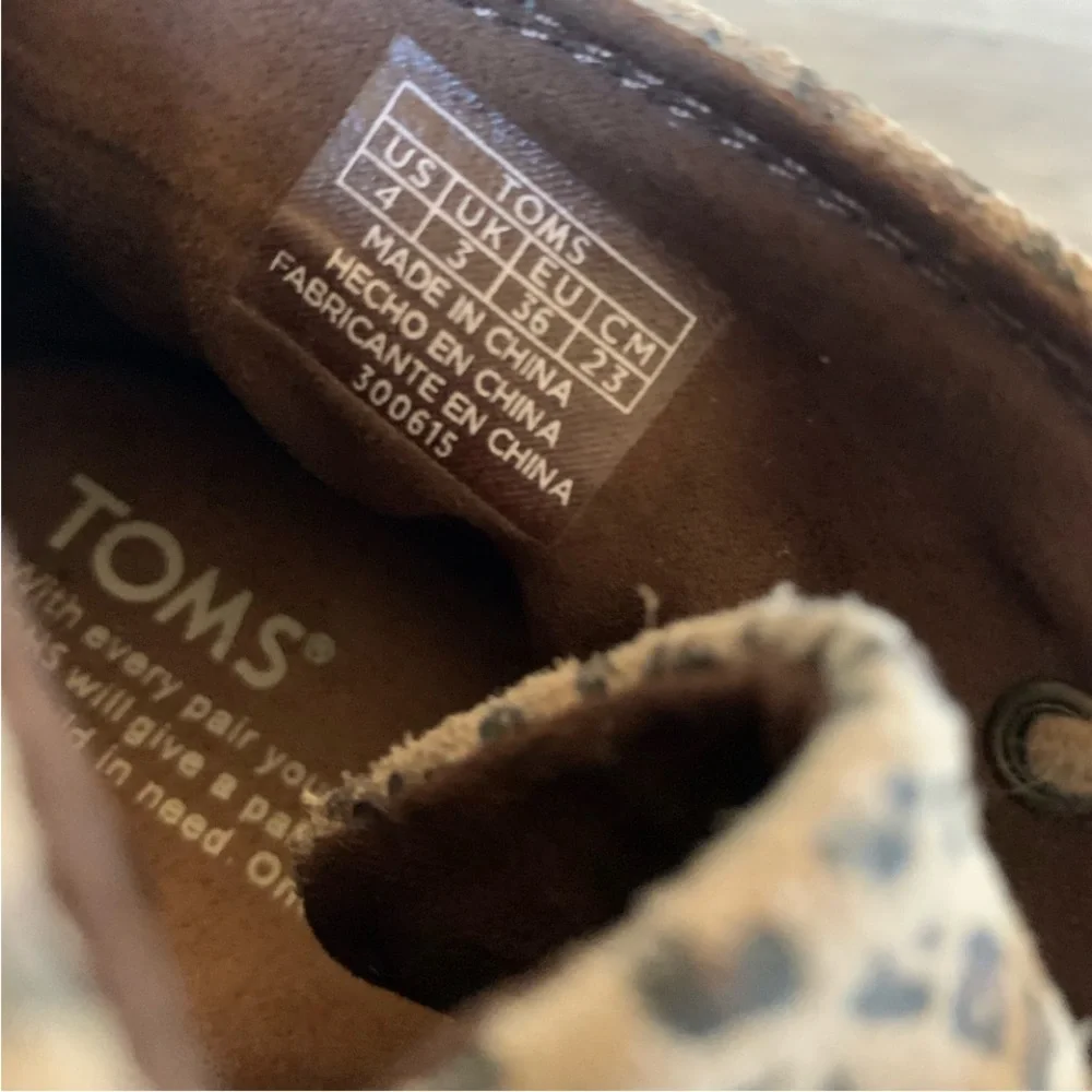 Toms chic animal
